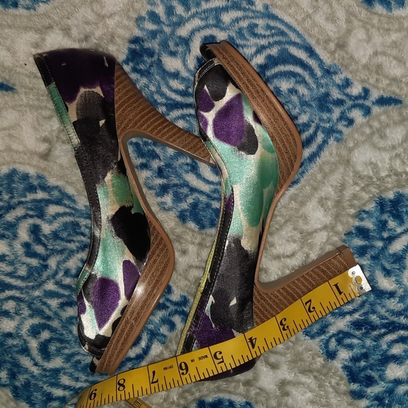 Madden Girl Platform Heel 6 - Picture 2 of 9